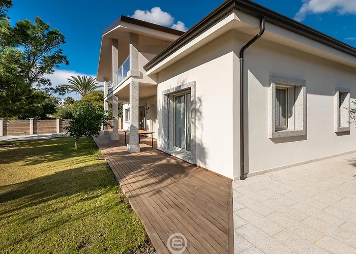 Estay - Golden Dunes Villa - Garden Retreat